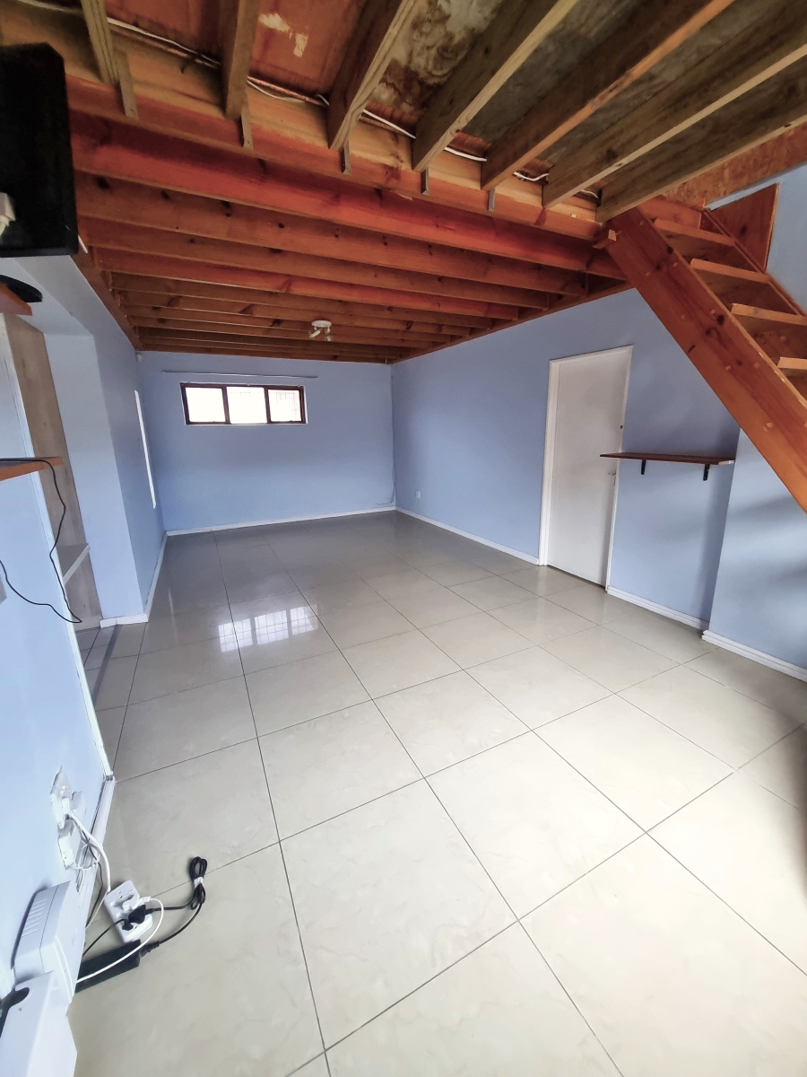 To Let 2 Bedroom Property for Rent in Muizenberg Western Cape